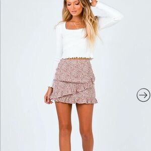 Princess Polly Inaaya Floral Mini Skirt Size 4. NWT.